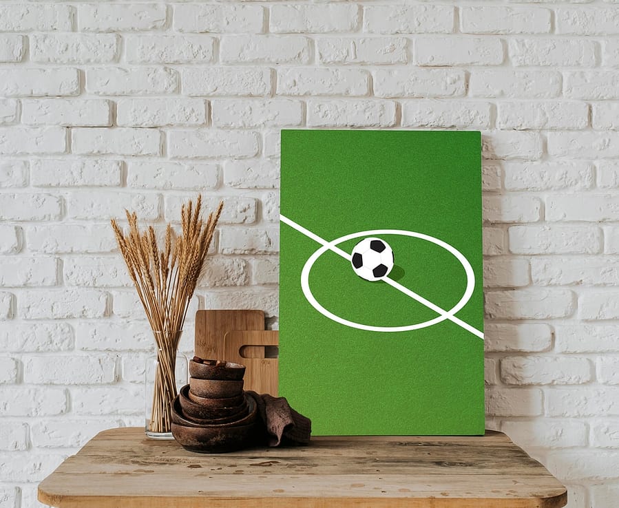 voetbal op de middenstip poster en print